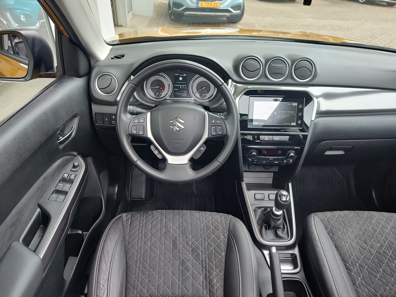 Suzuki Vitara 1.4 BOOSTERJET STYLE SMART HYBRID Open dak | Alcan — photo 13