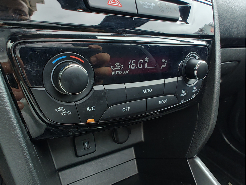 Suzuki Vitara 1.4 BOOSTERJET STYLE SMART HYBRID Open dak | Alcan — photo 17