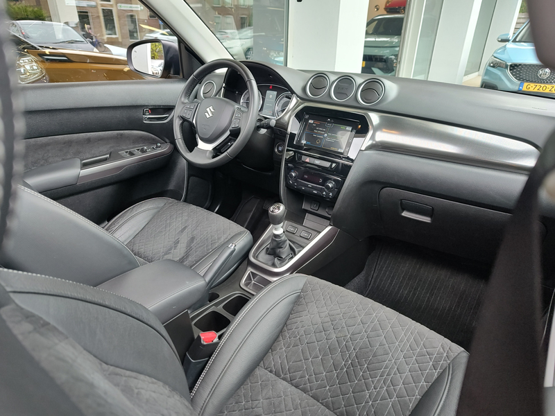 Suzuki Vitara 1.4 BOOSTERJET STYLE SMART HYBRID Open dak | Alcan — photo 9