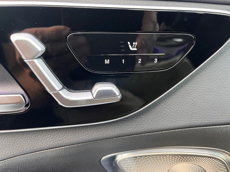 Mercedes-Benz C 300 d AMG Line + PANO — photo 15