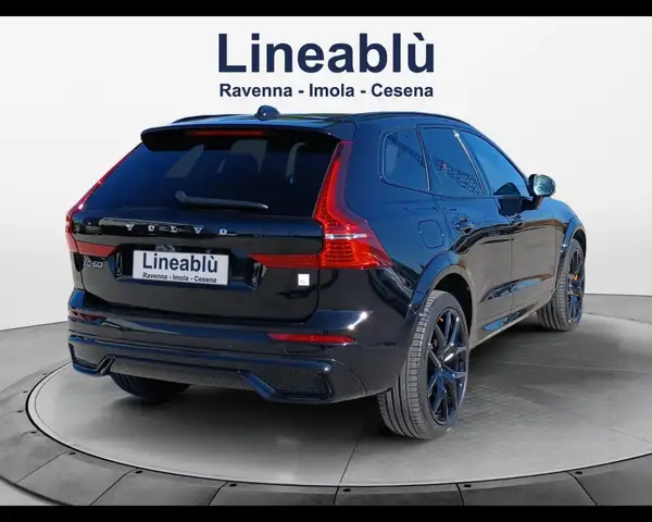 Volvo XC60 view 5