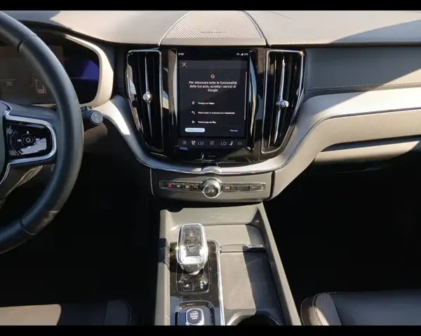 Volvo XC60 view 11