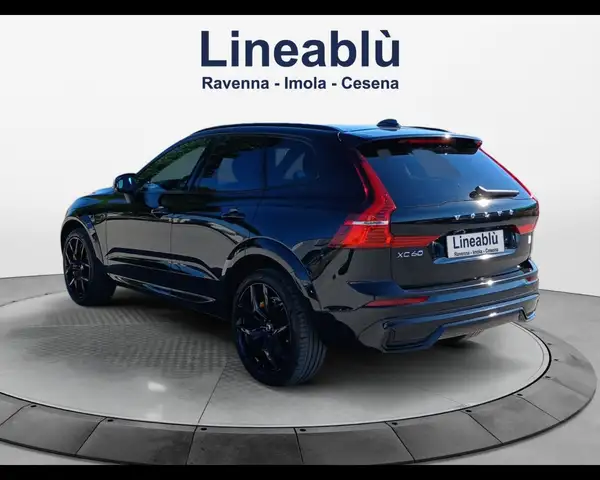 Volvo XC60 view 3