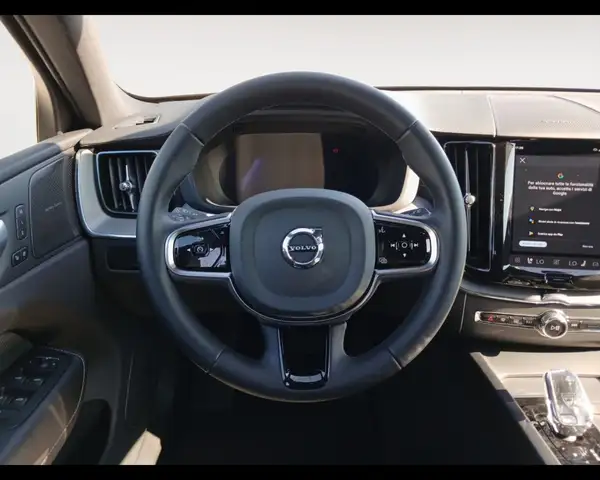 Volvo XC60 view 12