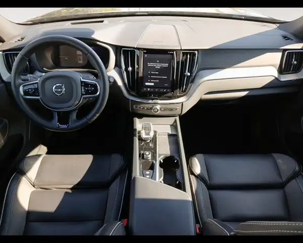 Volvo XC60 view 10