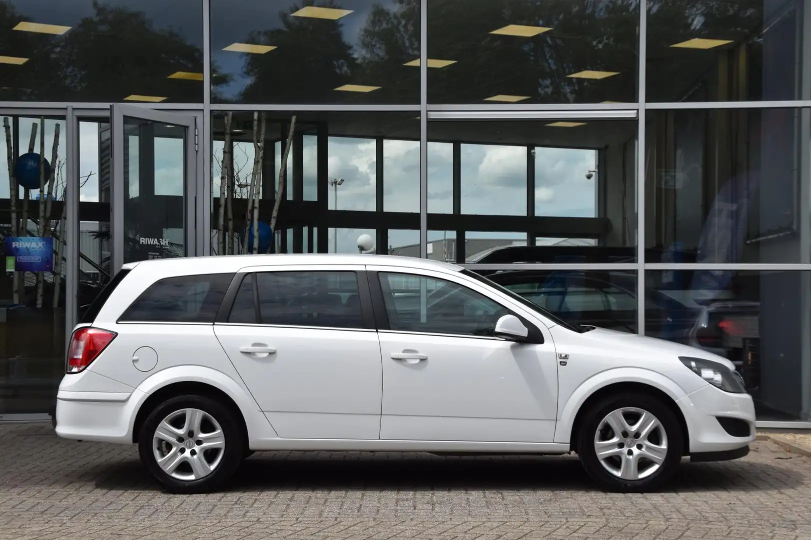 Opel Astra Wagon 1.4 111 years Edition Airco Elek. Ramen Trek Blanc - 2