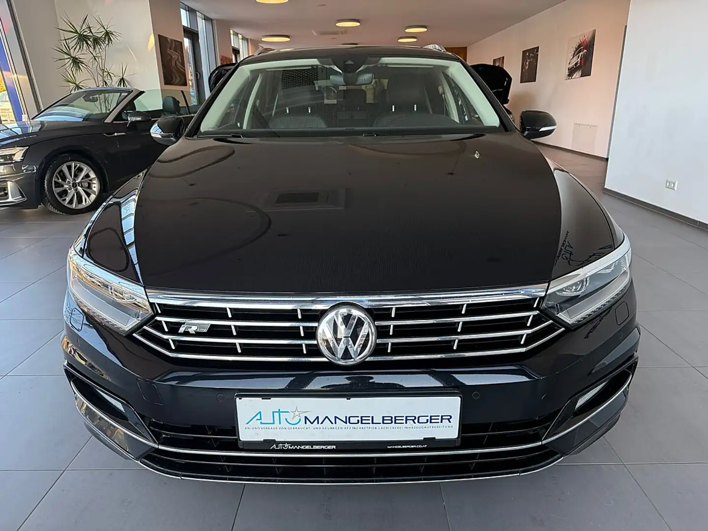 Volkswagen Passat Variant Highline 2,0 TDI SCR   R-Line,  Pano-dach Schwarz - 2