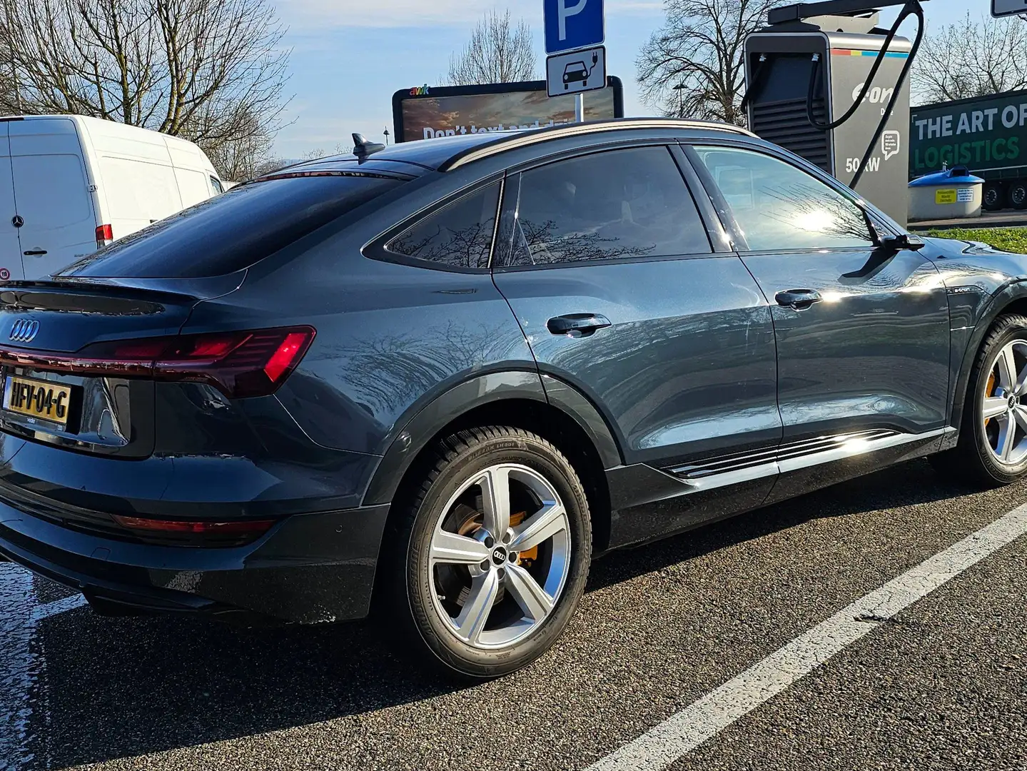 Audi e-tron e-tron quattro edition Blauw - 1