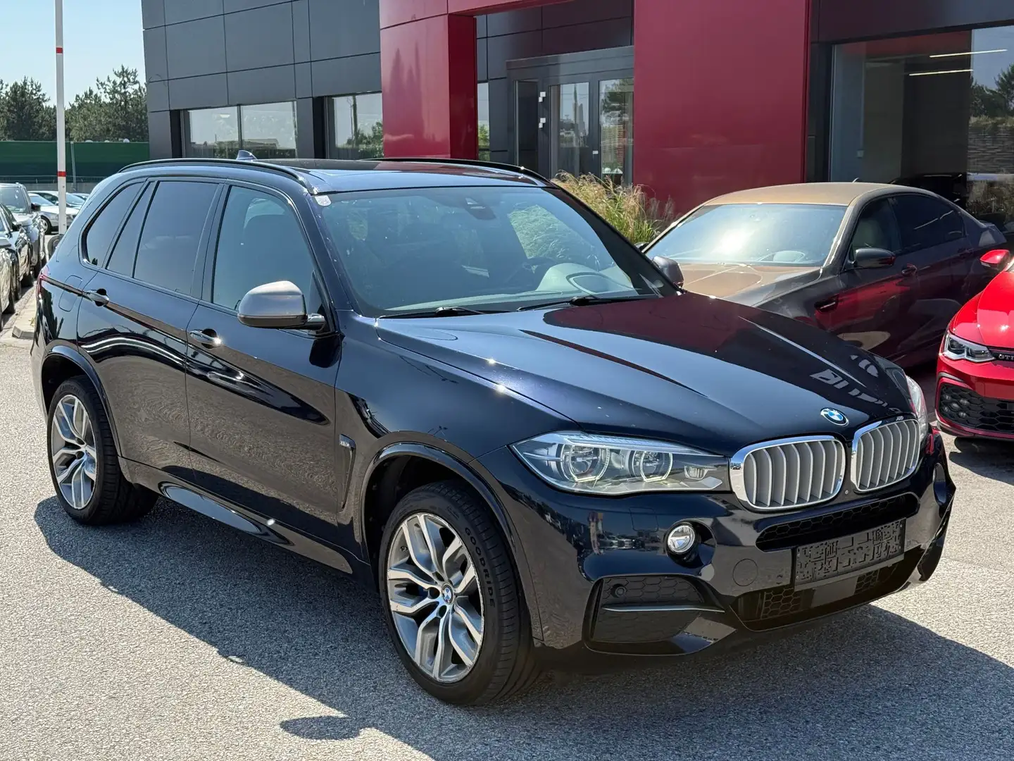 BMW X5 M 50d Schwarz - 1