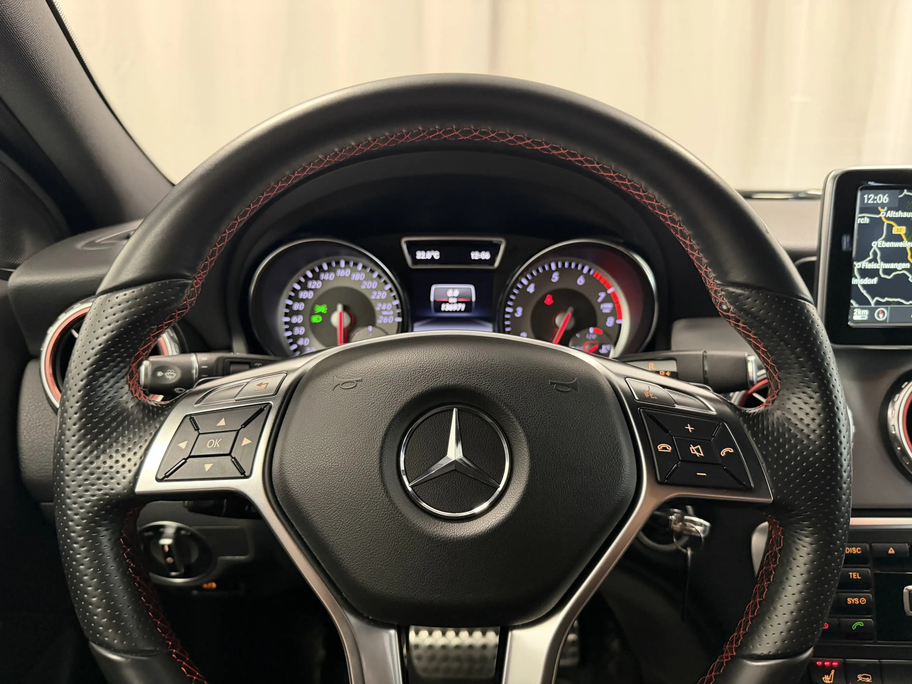 Mercedes-Benz GLA 250 4Matic Aut. AMG Line ILS Kamera AHK Navi — photo 14