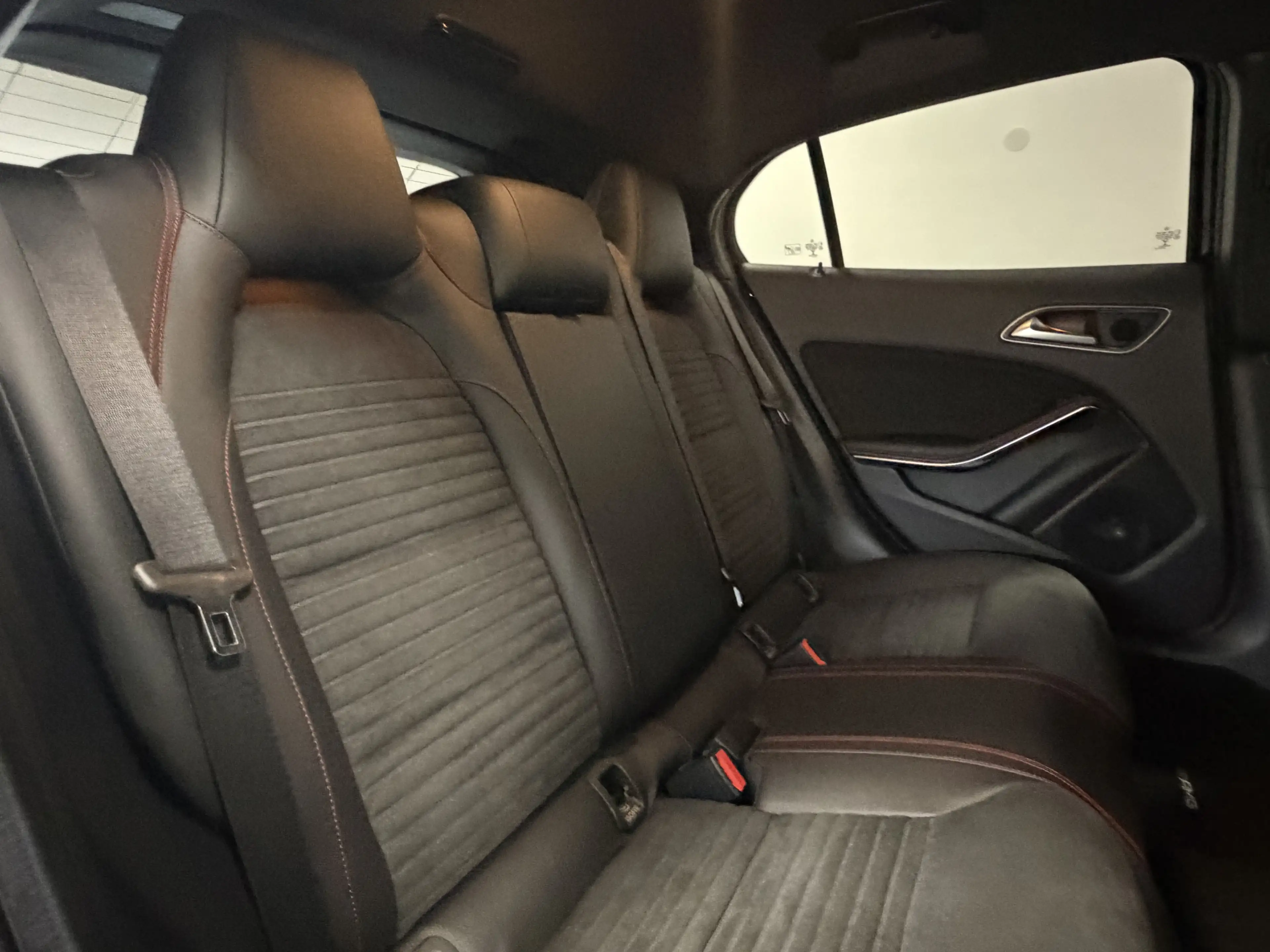 Mercedes-Benz GLA 250 4Matic Aut. AMG Line ILS Kamera AHK Navi — photo 15