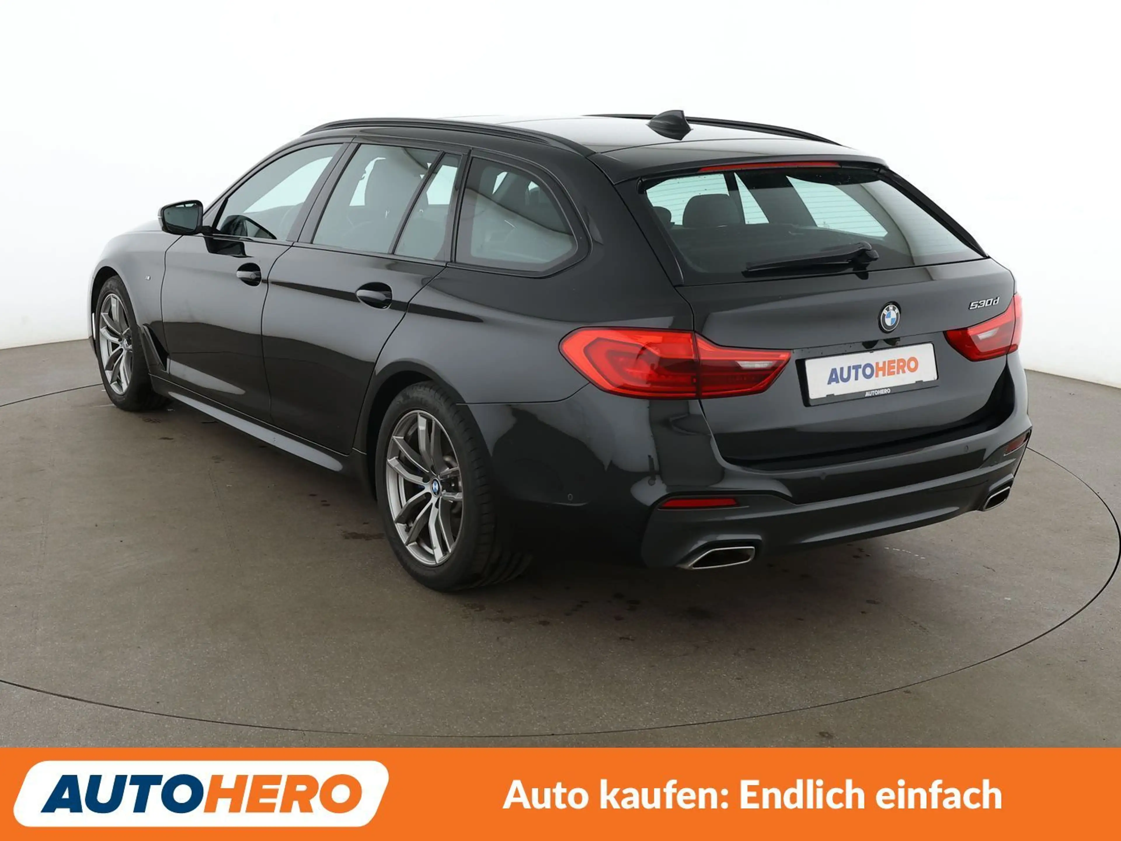 BMW 530 530d M Sport Aut.*NAVI*LED*HUD*TEMPO*CAM*PDC* — photo 4