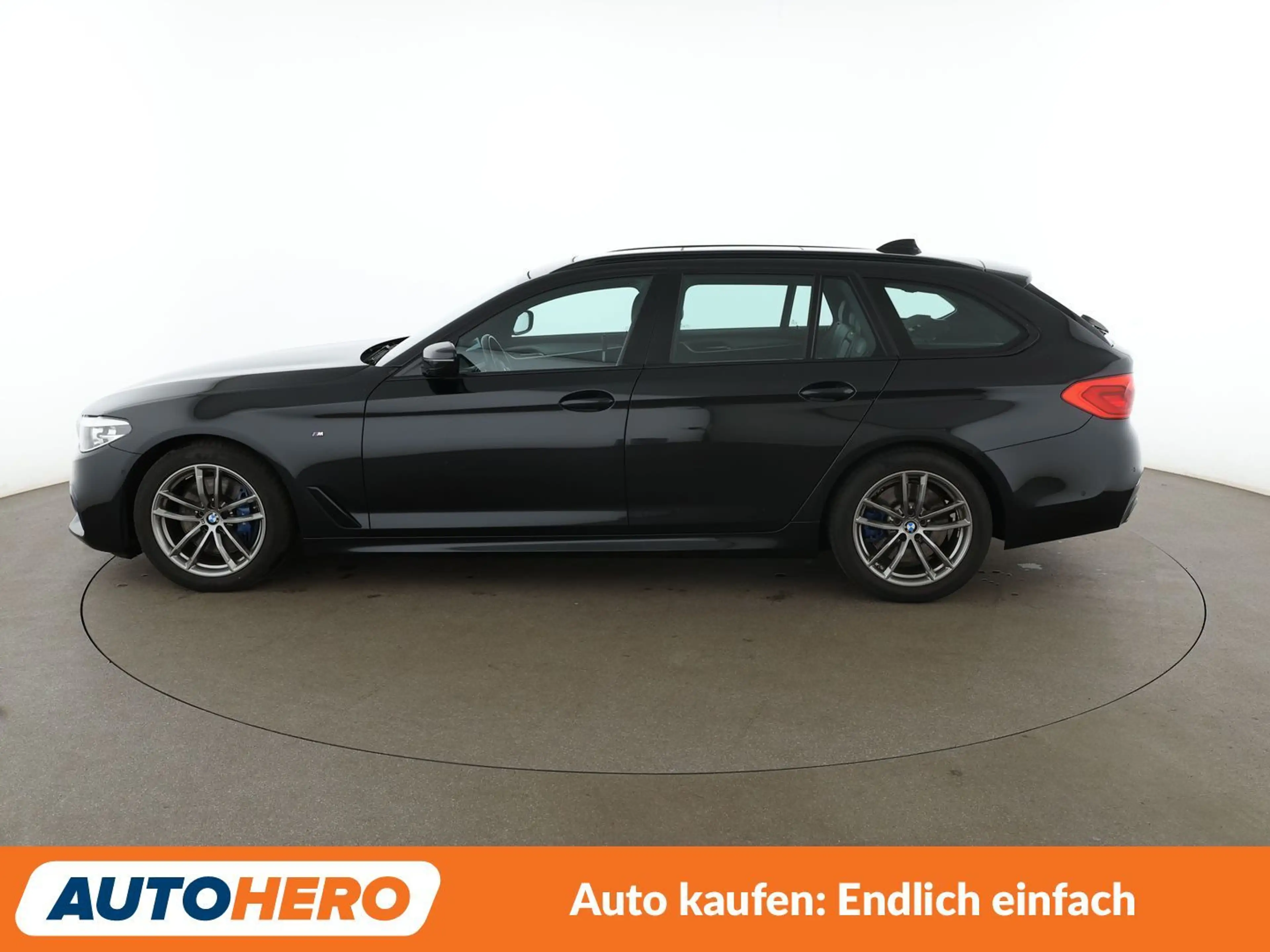 BMW 530 530d M Sport Aut.*NAVI*LED*HUD*TEMPO*CAM*PDC* — photo 3