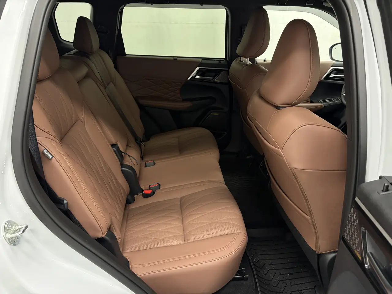 Mitsubishi Outlander снимка Mitsubishi Outlander