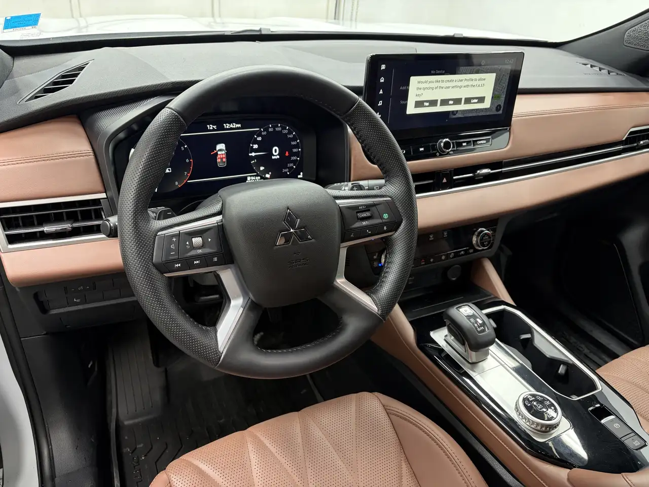 Mitsubishi Outlander снимка Mitsubishi Outlander