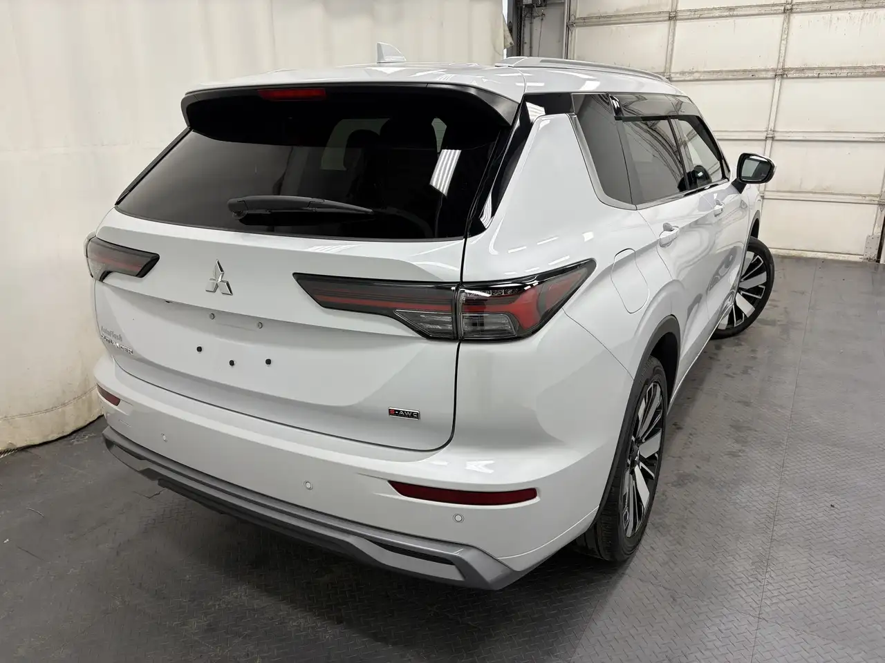 Mitsubishi Outlander снимка Mitsubishi Outlander