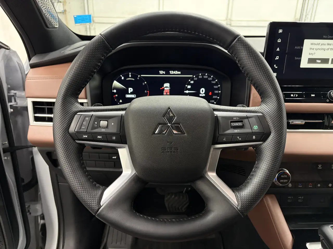 Mitsubishi Outlander снимка Mitsubishi Outlander