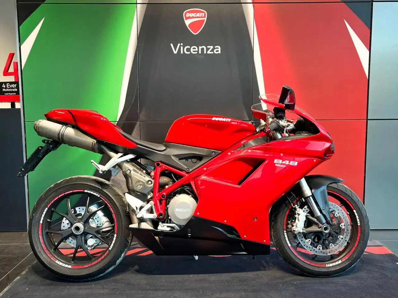 Ducati 848