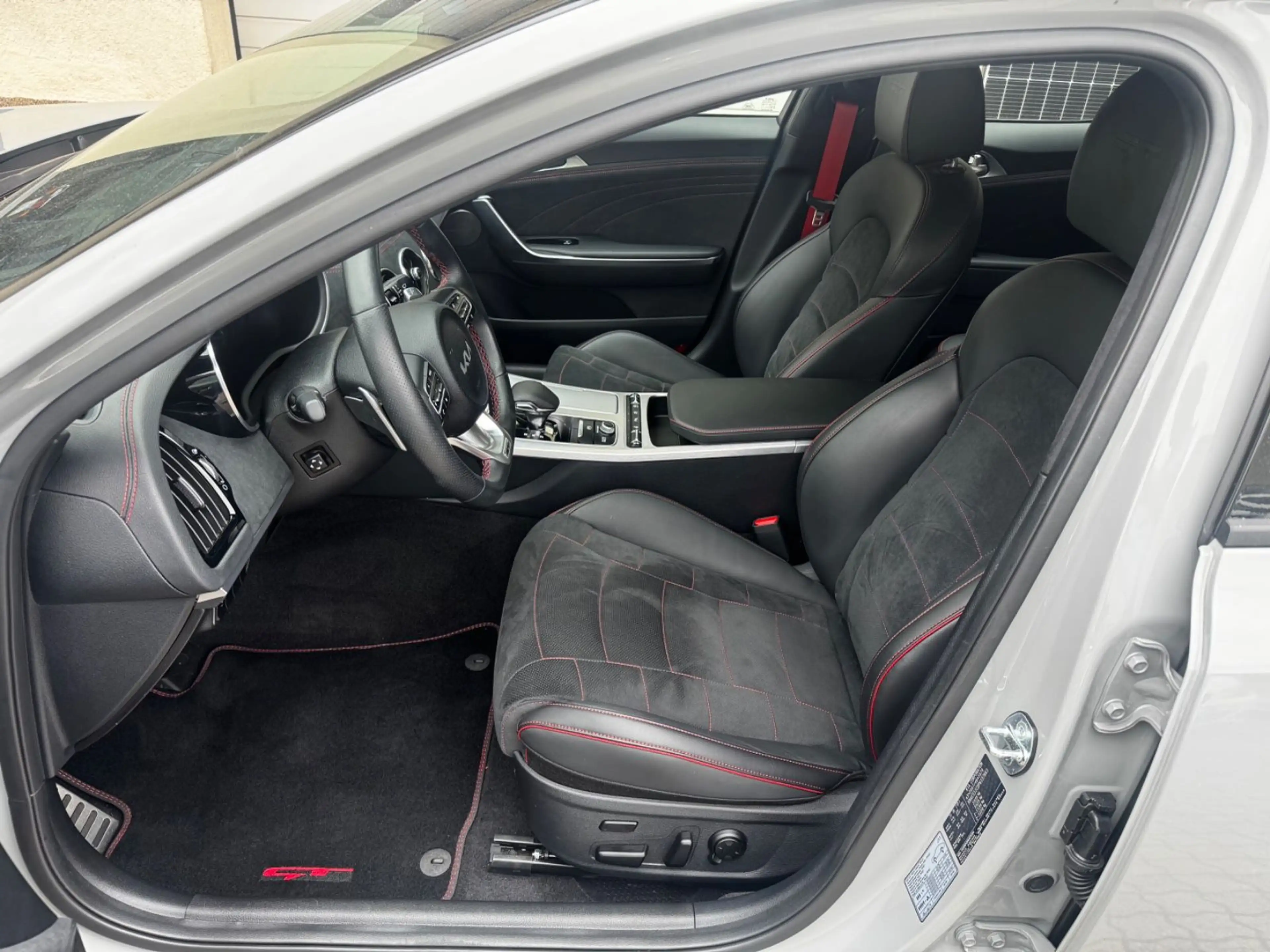 Kia Stinger GT 4WD — photo 15