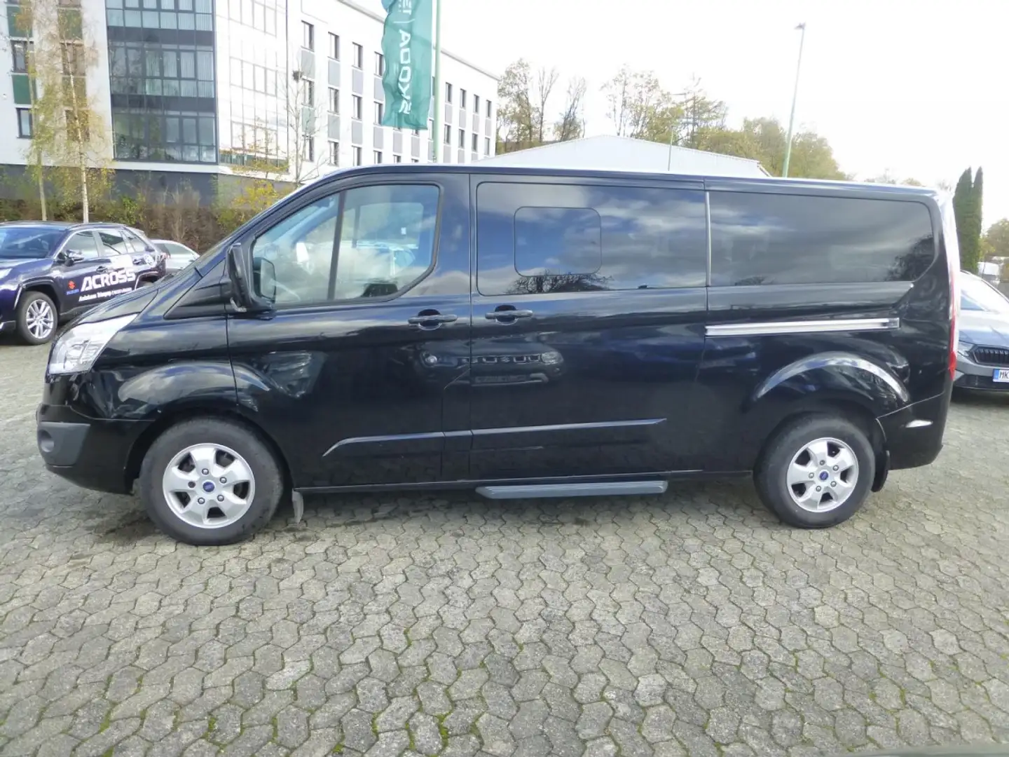 Ford Tourneo Custom Kombi 2.0 TDCi 310L2 Titanium NAV Klima Navi Schwarz - 2