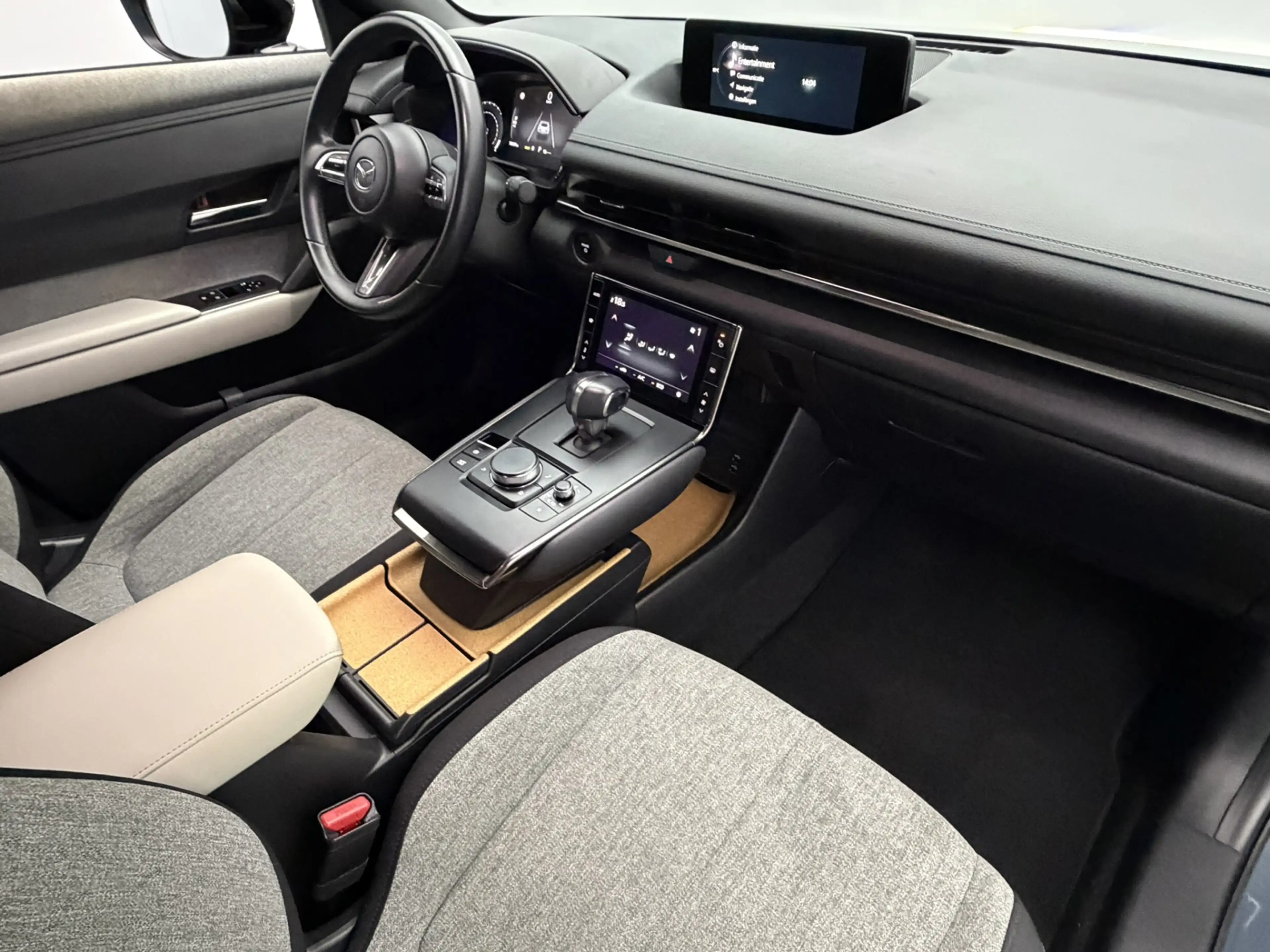 Mazda MX-30 e-SkyActiv 145 36 kWh SOH 91,9% | Head-up Display — photo 12