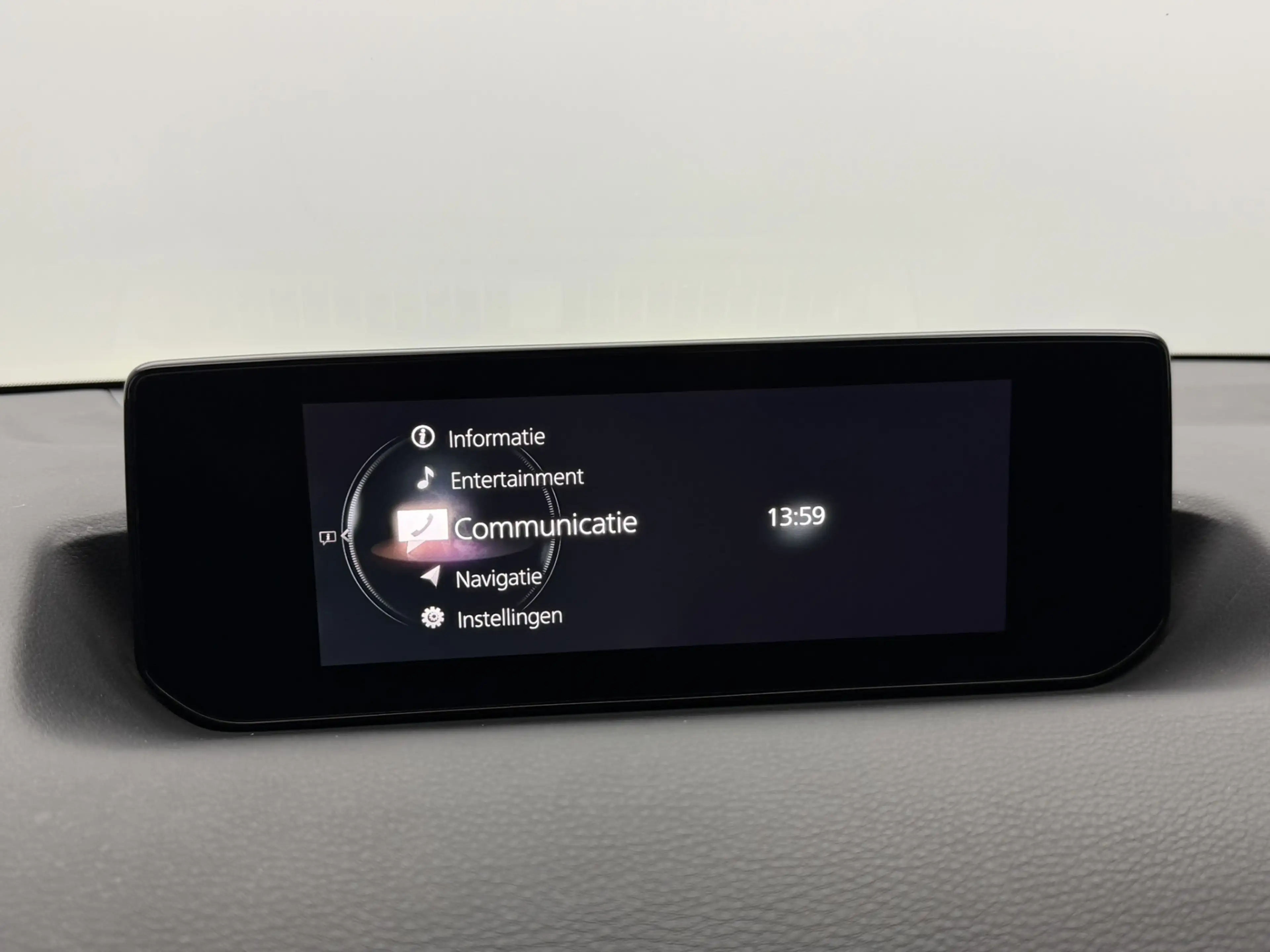 Mazda MX-30 e-SkyActiv 145 36 kWh SOH 91,9% | Head-up Display — photo 13