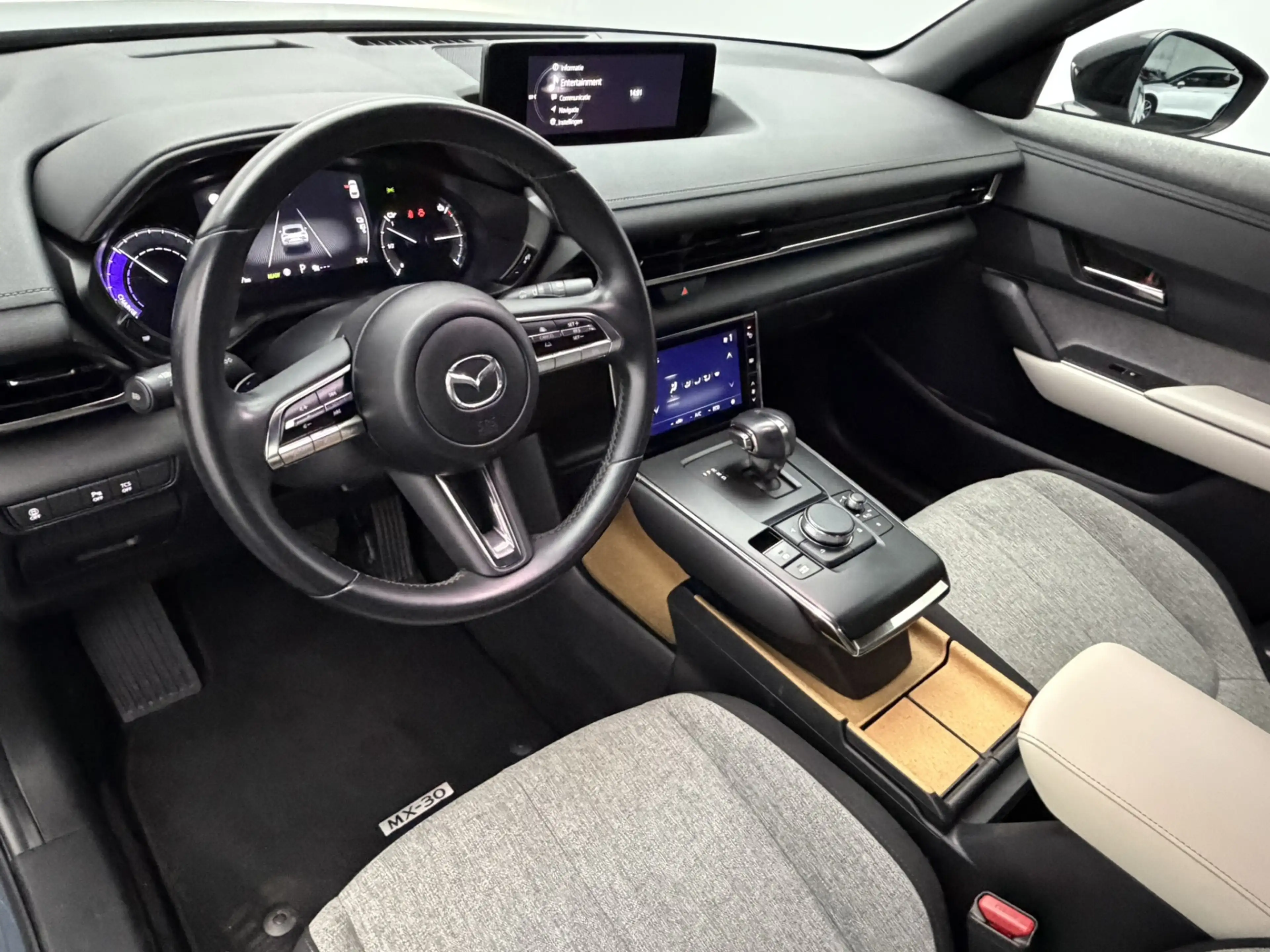 Mazda MX-30 e-SkyActiv 145 36 kWh SOH 91,9% | Head-up Display — photo 11