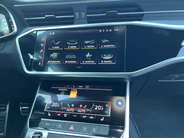 Audi A6 Avant view 12