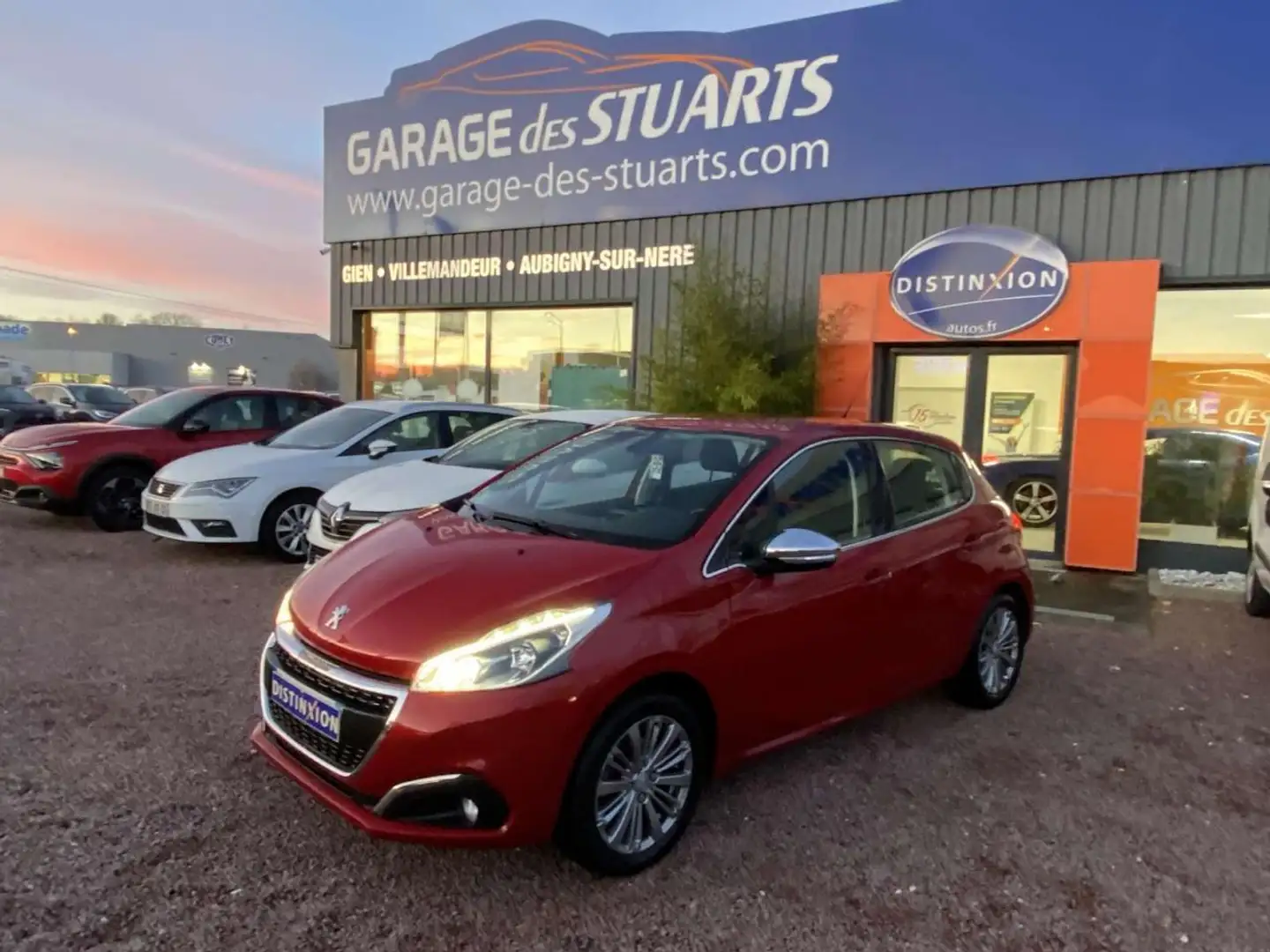 Peugeot 208 1.2i Pure Tech 12V S\u0026S - 110  Allure Rouge - 1