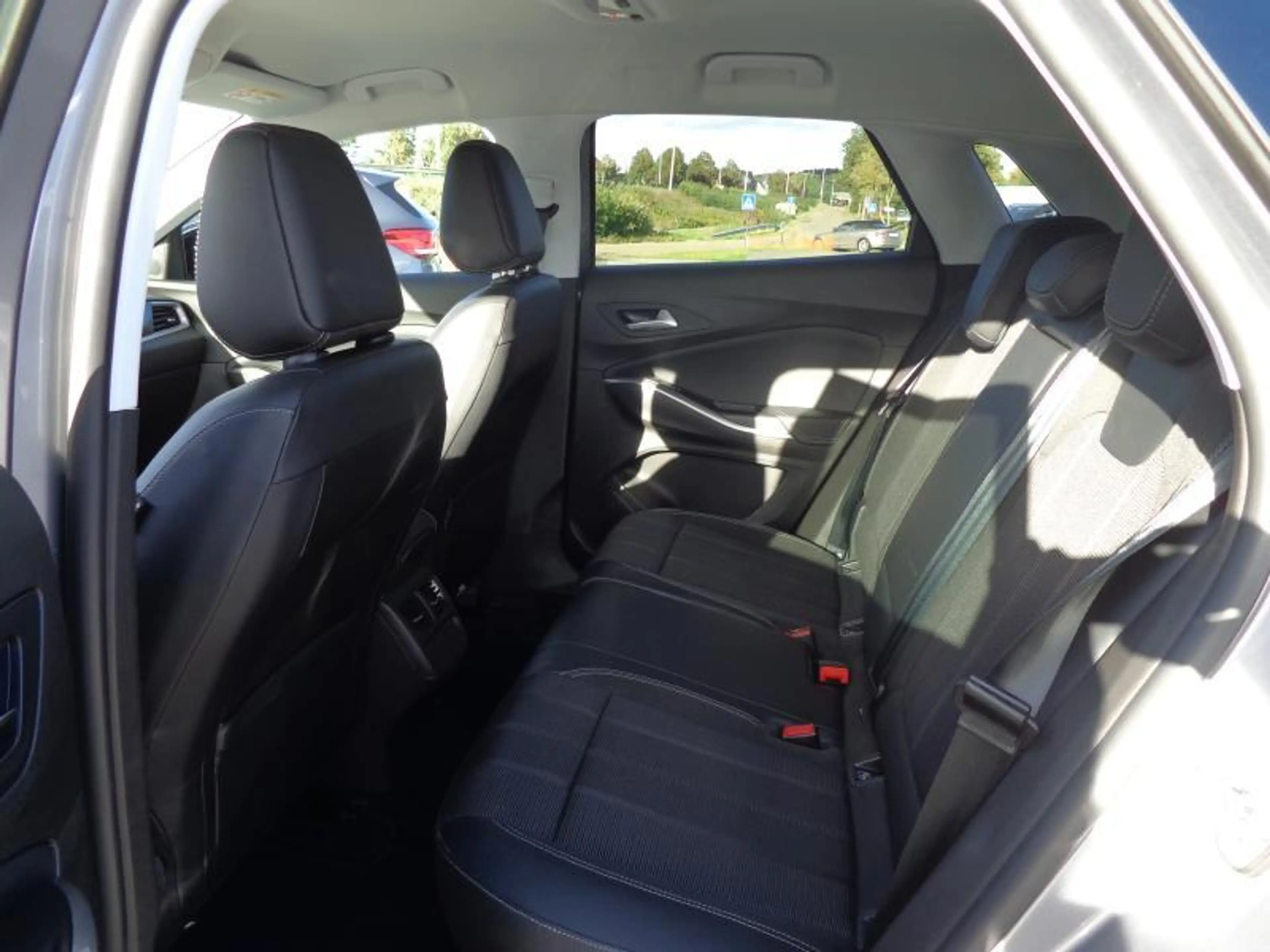 Opel Grandland X Innovation — photo 10