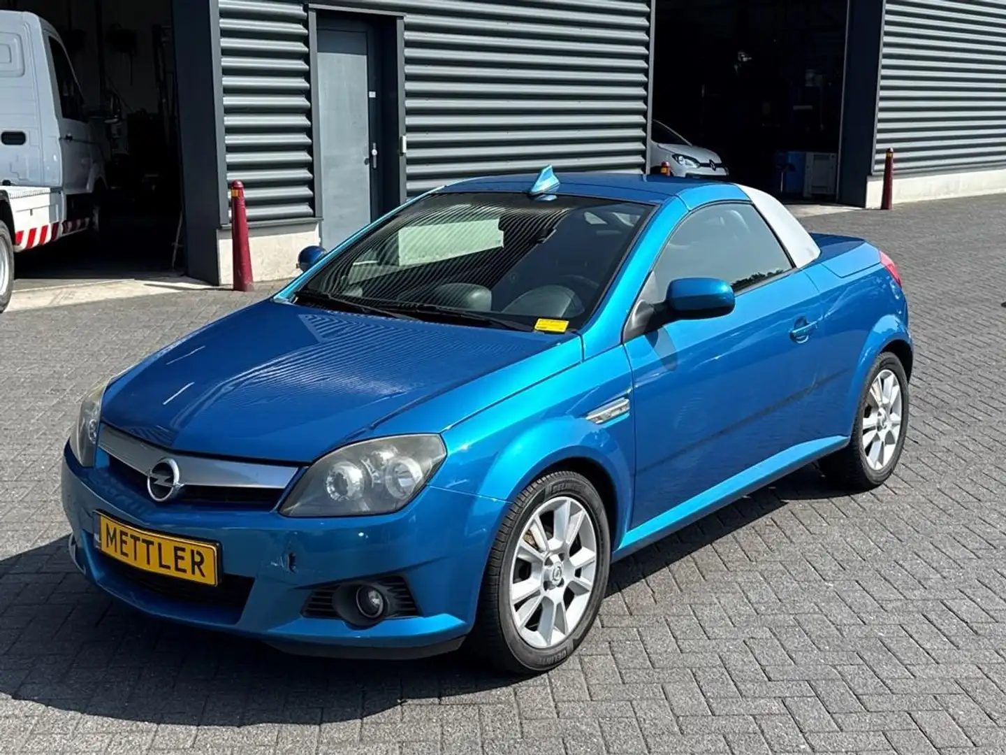Opel Tigra TwinTop 1.8-16V Cosmo, Airco, NAP, Cabrio Blue - 2