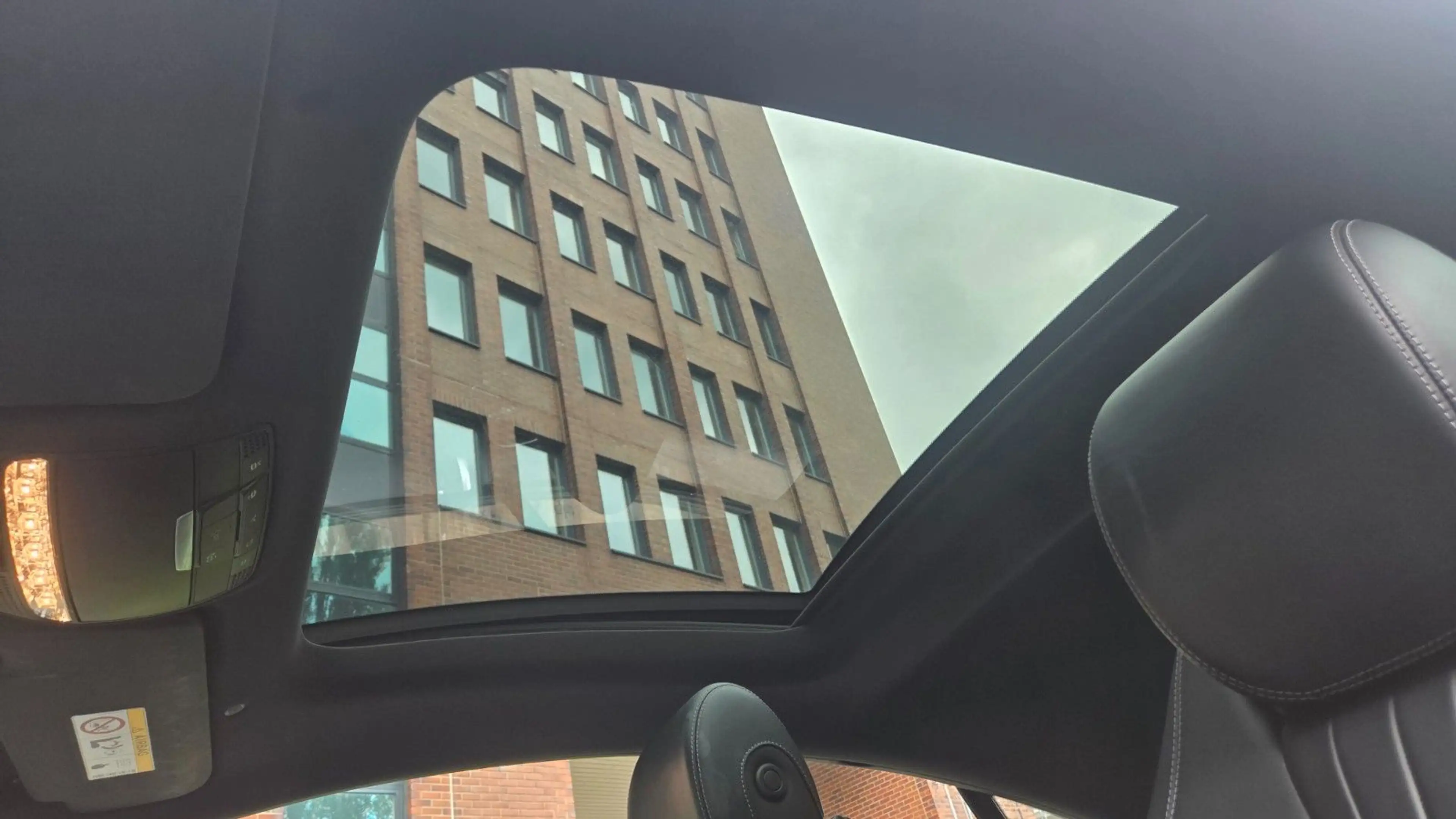 Mercedes-Benz E 450 E Coupe 4Matic*AMG*NIGHT*PANO*DISTRO*360° — photo 11