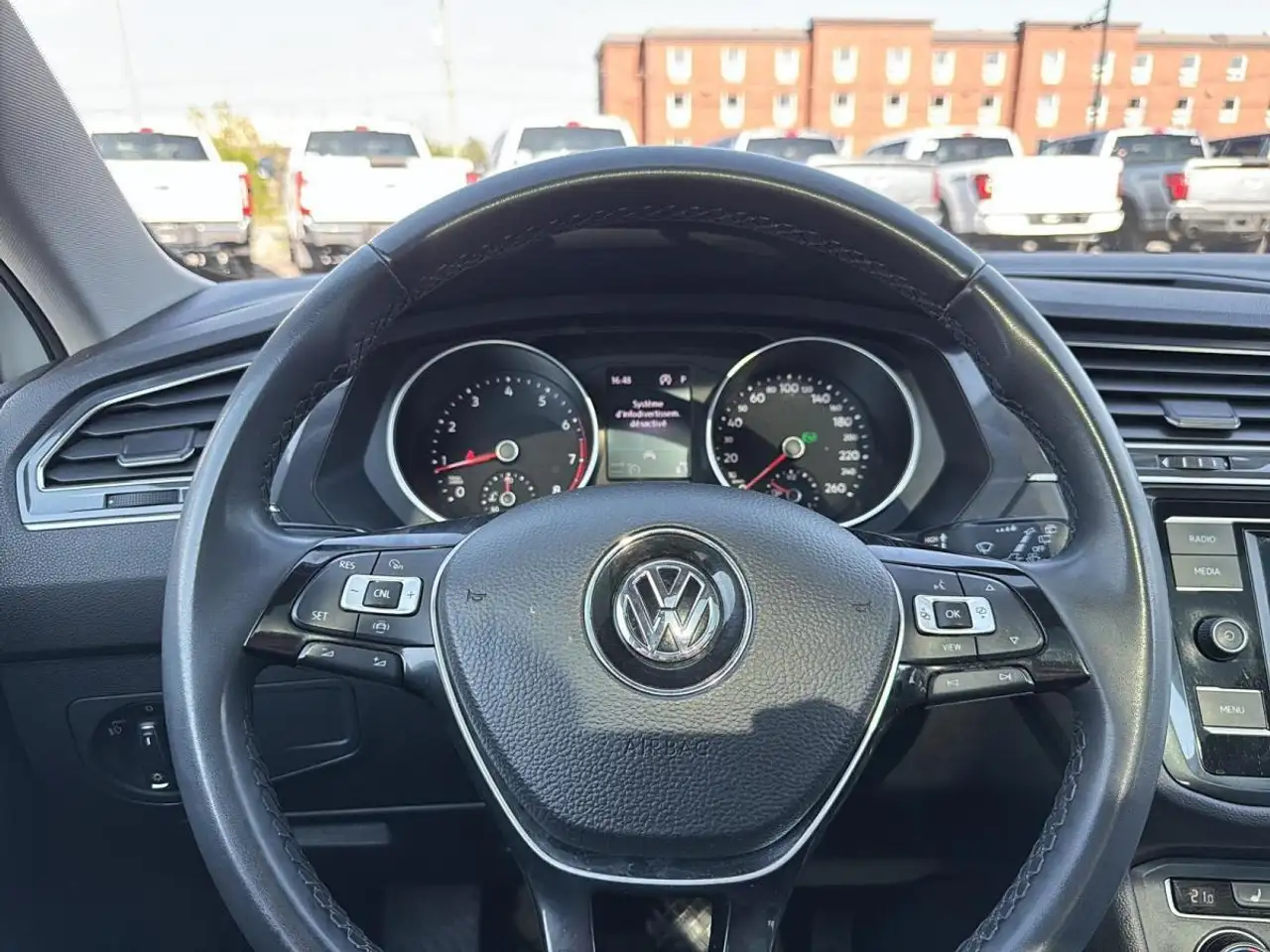 Volkswagen Tiguan снимка Volkswagen Tiguan