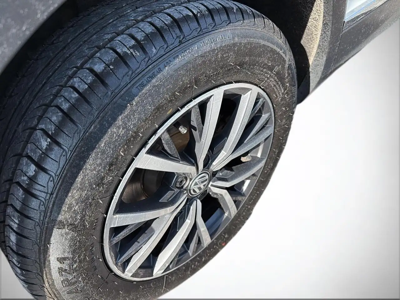 Volkswagen Tiguan снимка Volkswagen Tiguan