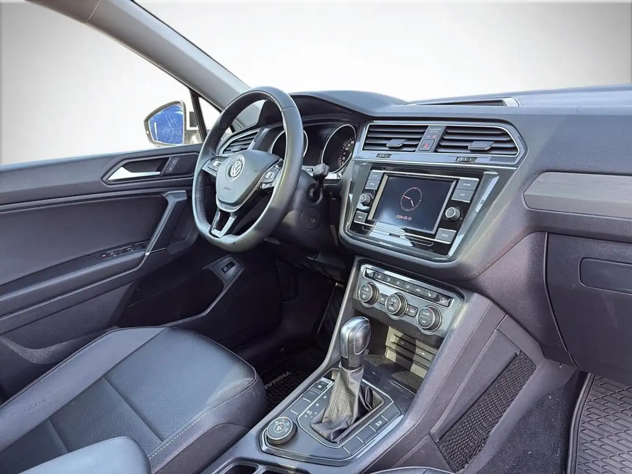 Volkswagen Tiguan снимка Volkswagen Tiguan
