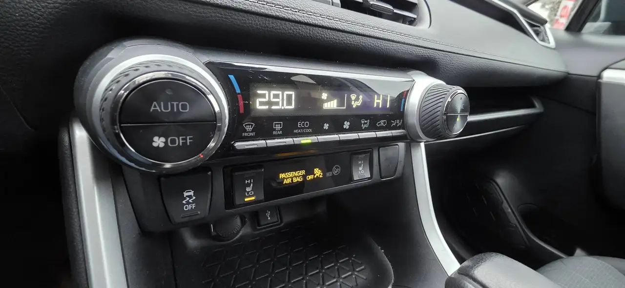 Toyota RAV 4 снимка Toyota RAV 4