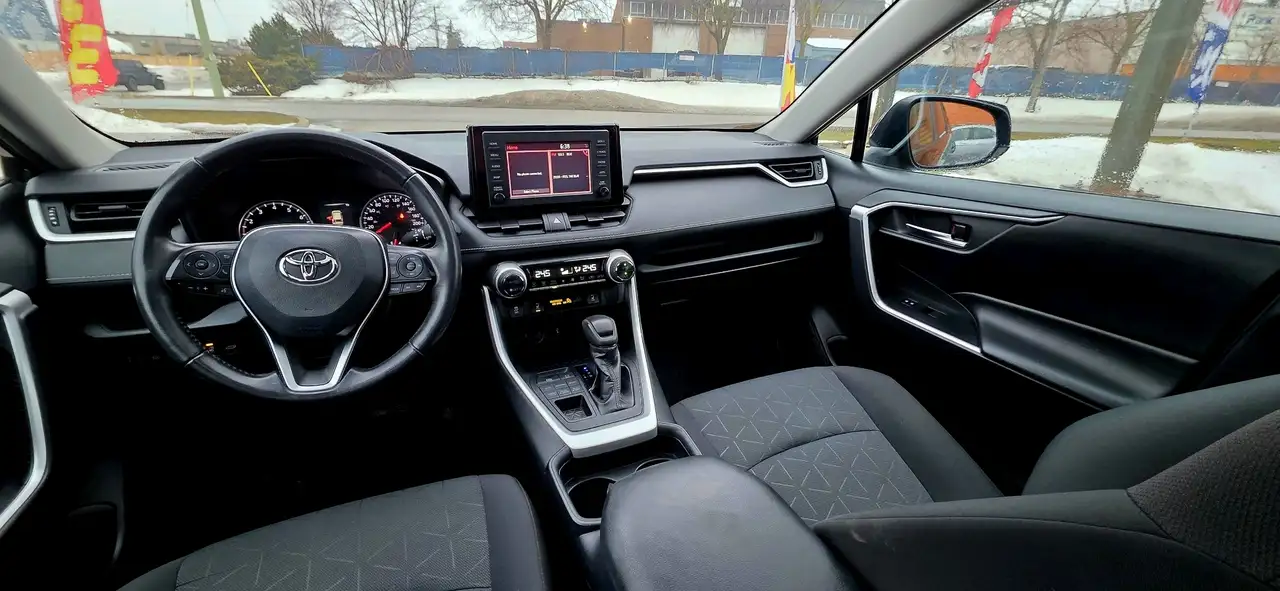 Toyota RAV 4 снимка Toyota RAV 4