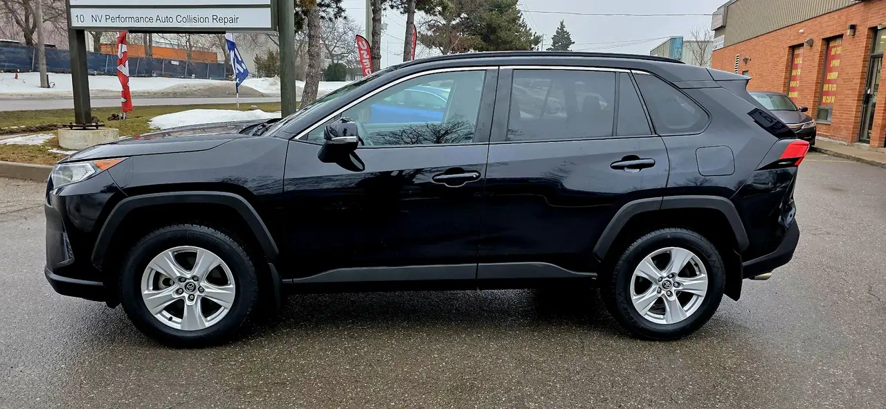 Toyota RAV 4 снимка Toyota RAV 4