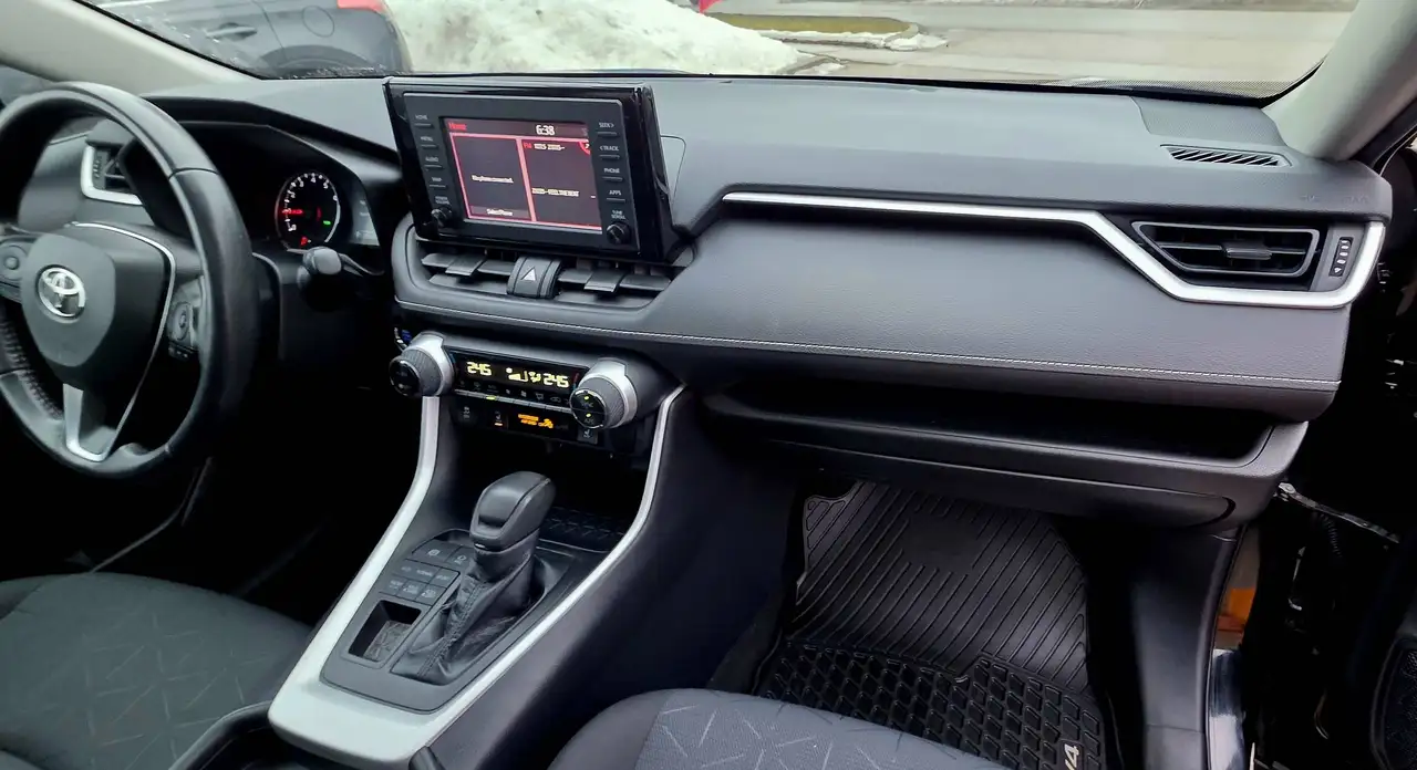 Toyota RAV 4 снимка Toyota RAV 4