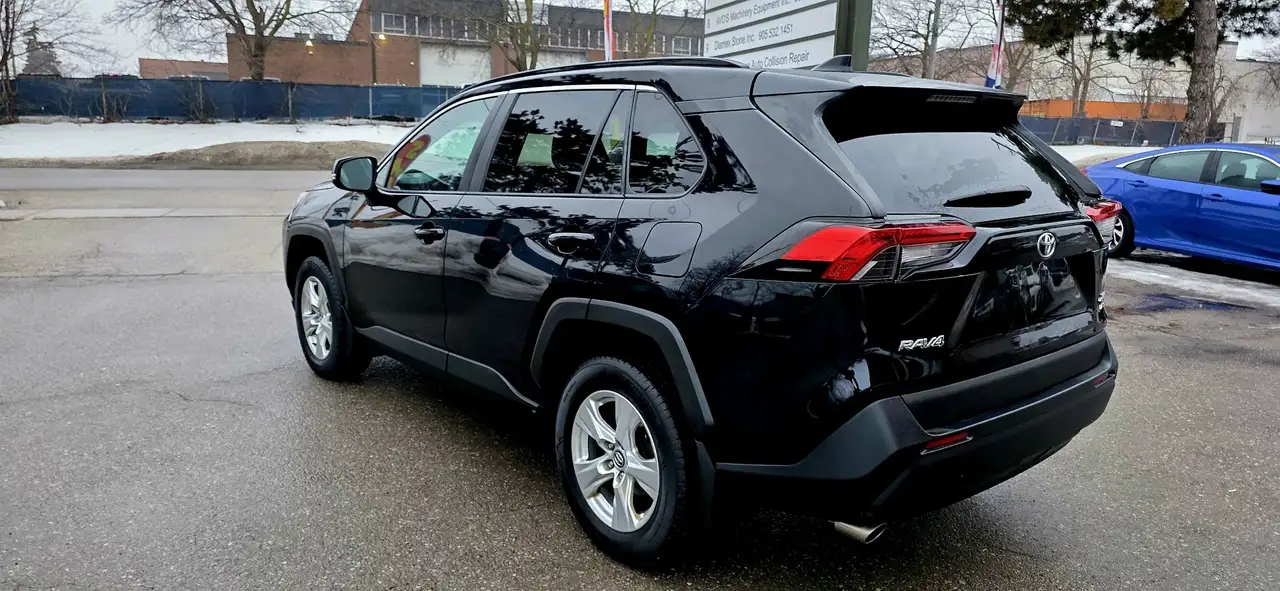 Toyota RAV 4 снимка Toyota RAV 4