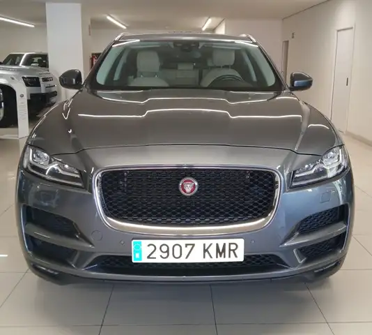 Jaguar F-Pace 2.0i4D Prestige AWD 180