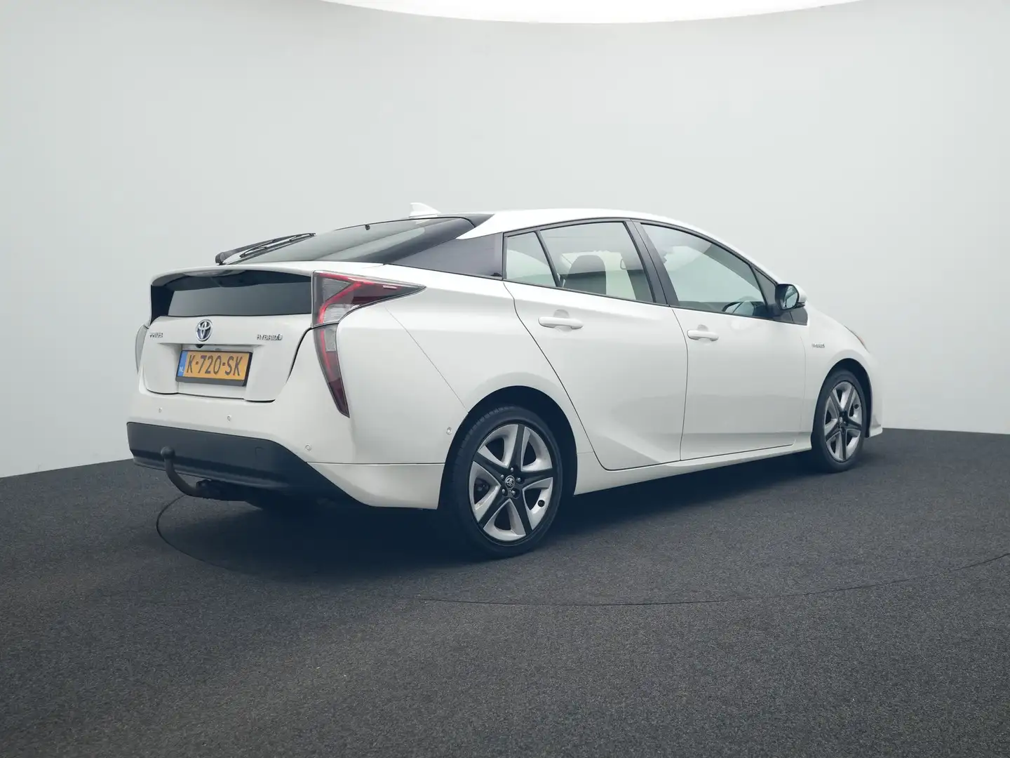 Toyota Prius 1.8 Hybrid Dynamic | JBL-Audio | Trekhaak | 17' Ve Blanc - 2