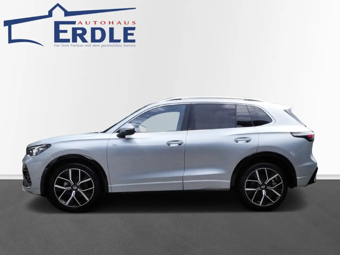 Volkswagen Tiguan R-Line 1.5 eTSI DSG *AHK *Kamera *el. Heckklappe Silber - 2