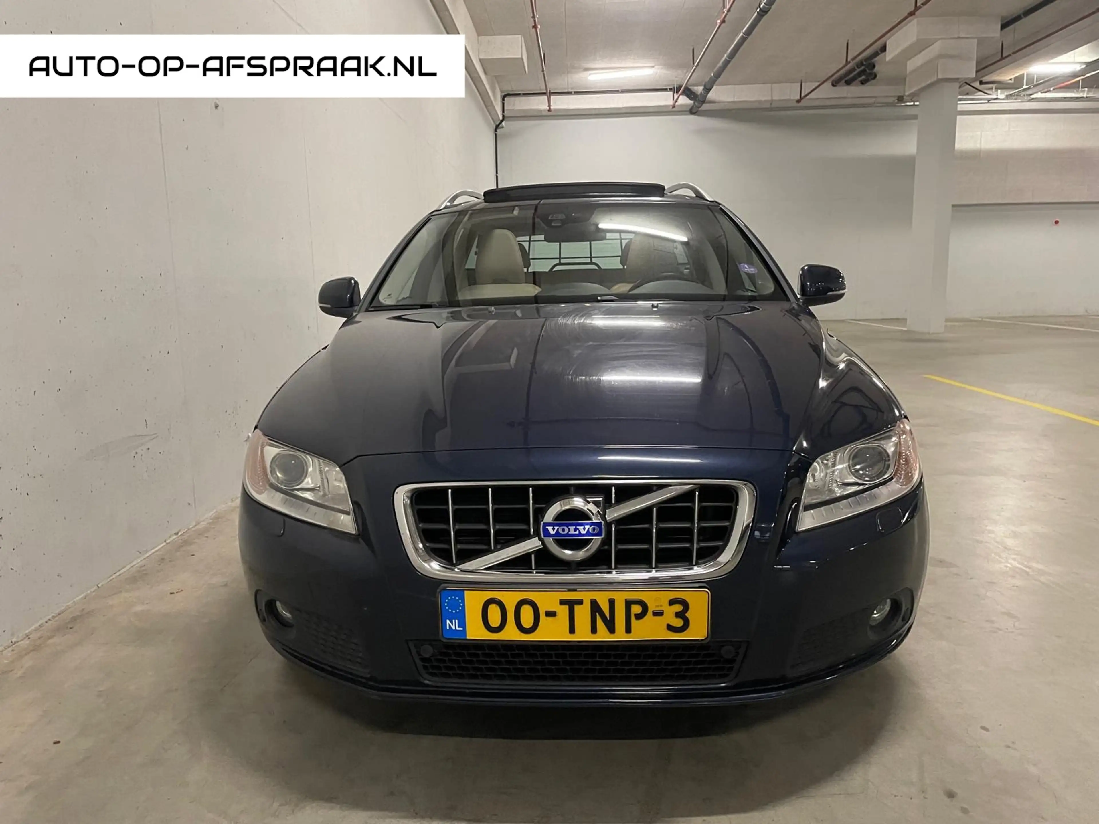 Volvo V70 1.6 T4 Pano Trekhaak Leer Navi Memory — photo 3
