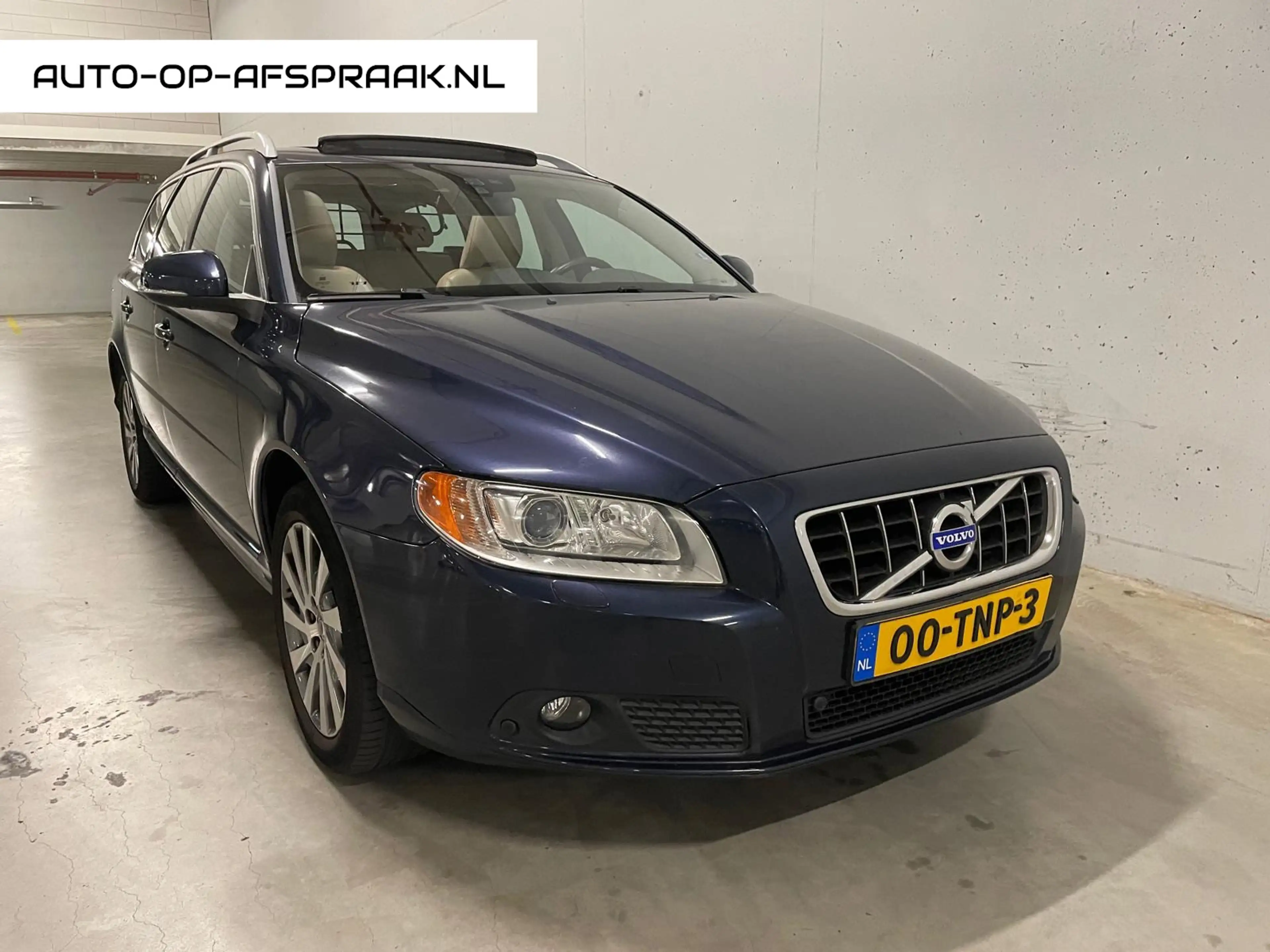 Volvo V70 1.6 T4 Pano Trekhaak Leer Navi Memory — photo 8