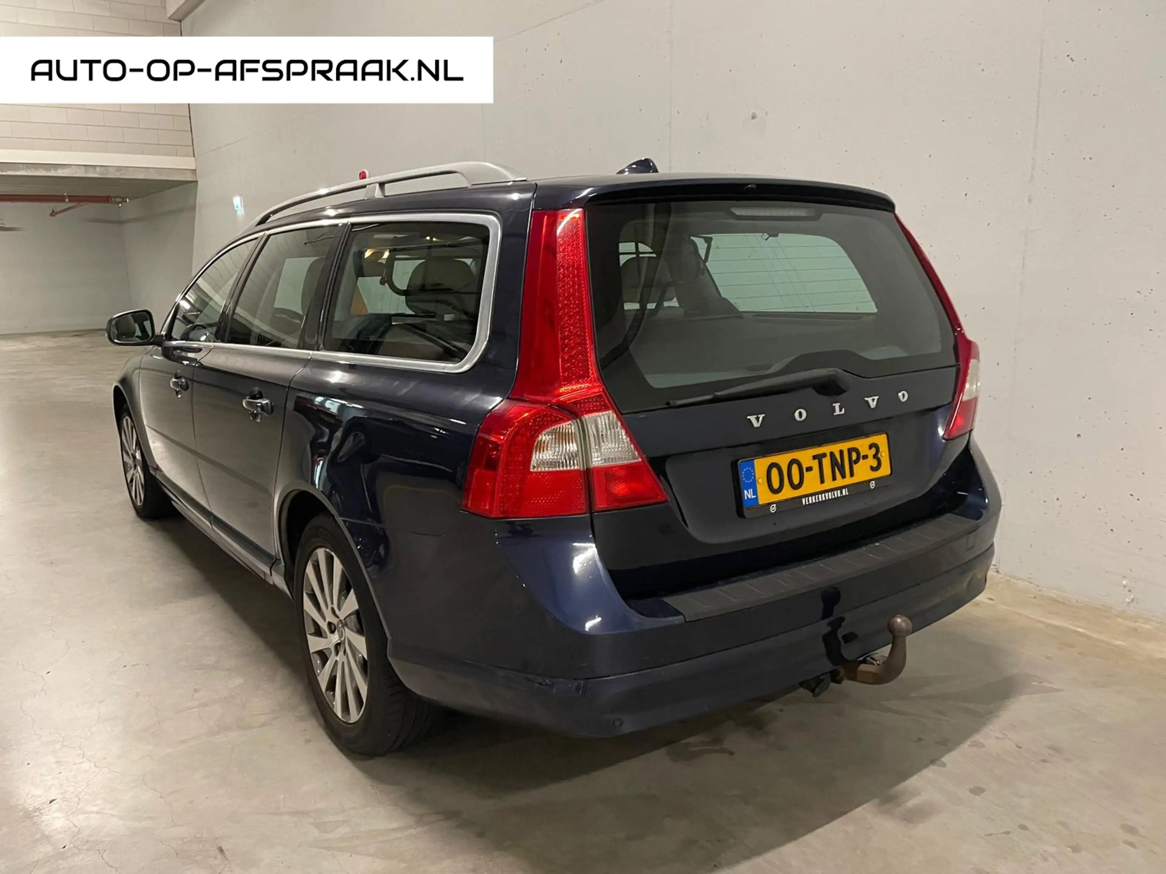 Volvo V70 1.6 T4 Pano Trekhaak Leer Navi Memory — photo 4