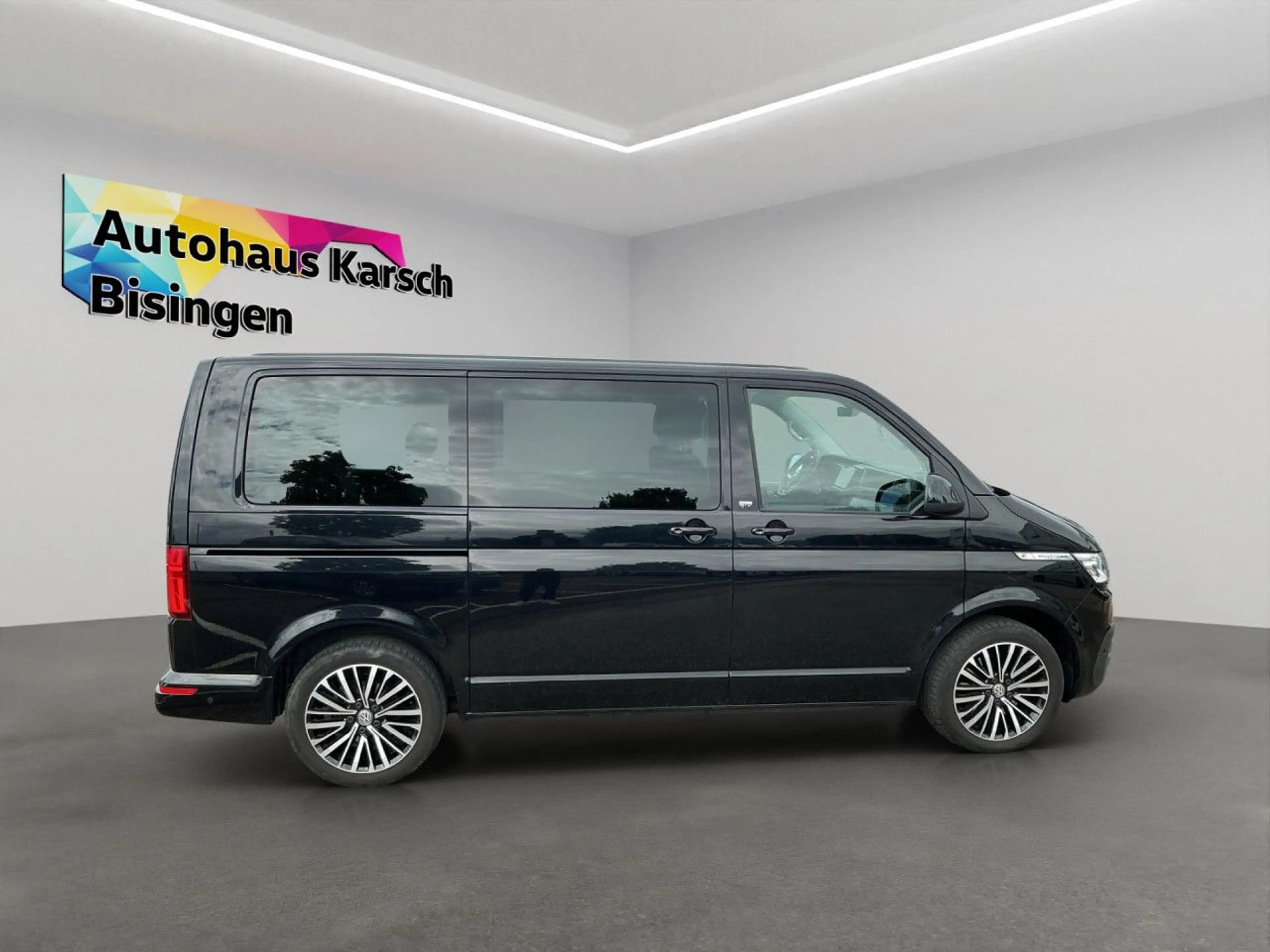 Volkswagen T6.1 Multivan 2.0 TDI DSG 4Motion Generation Six — photo 8