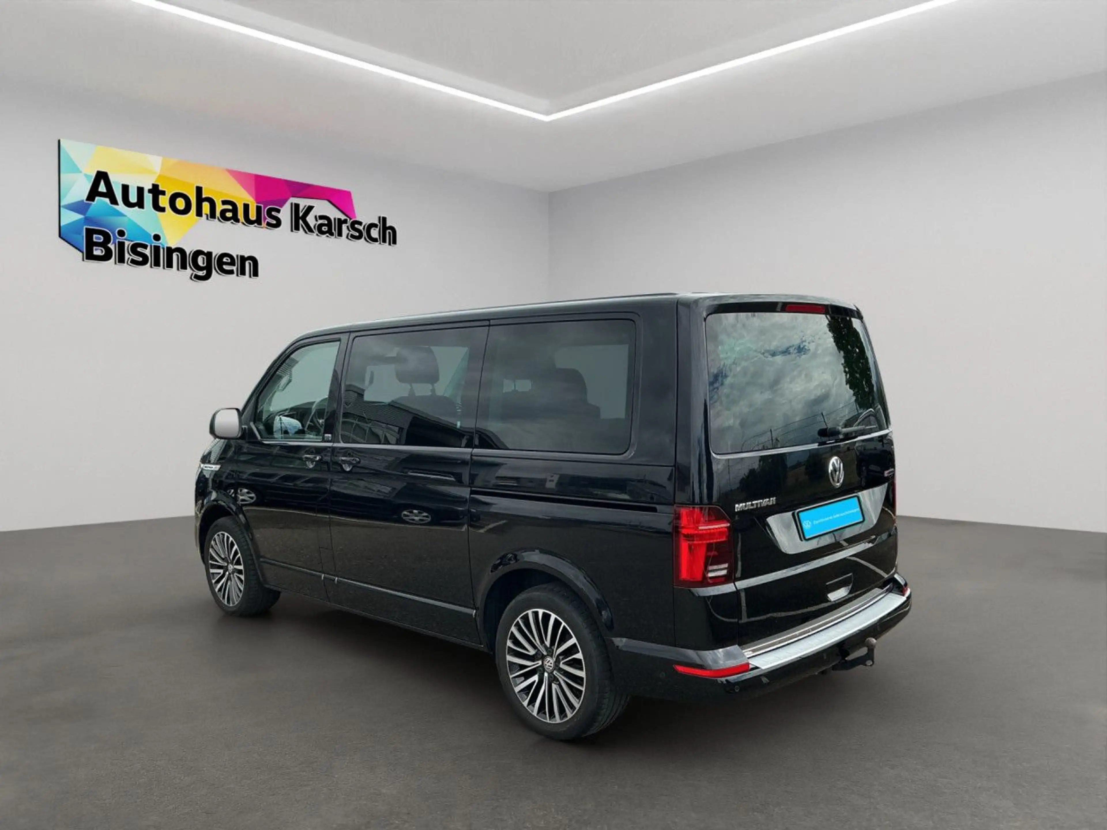 Volkswagen T6.1 Multivan 2.0 TDI DSG 4Motion Generation Six — photo 5