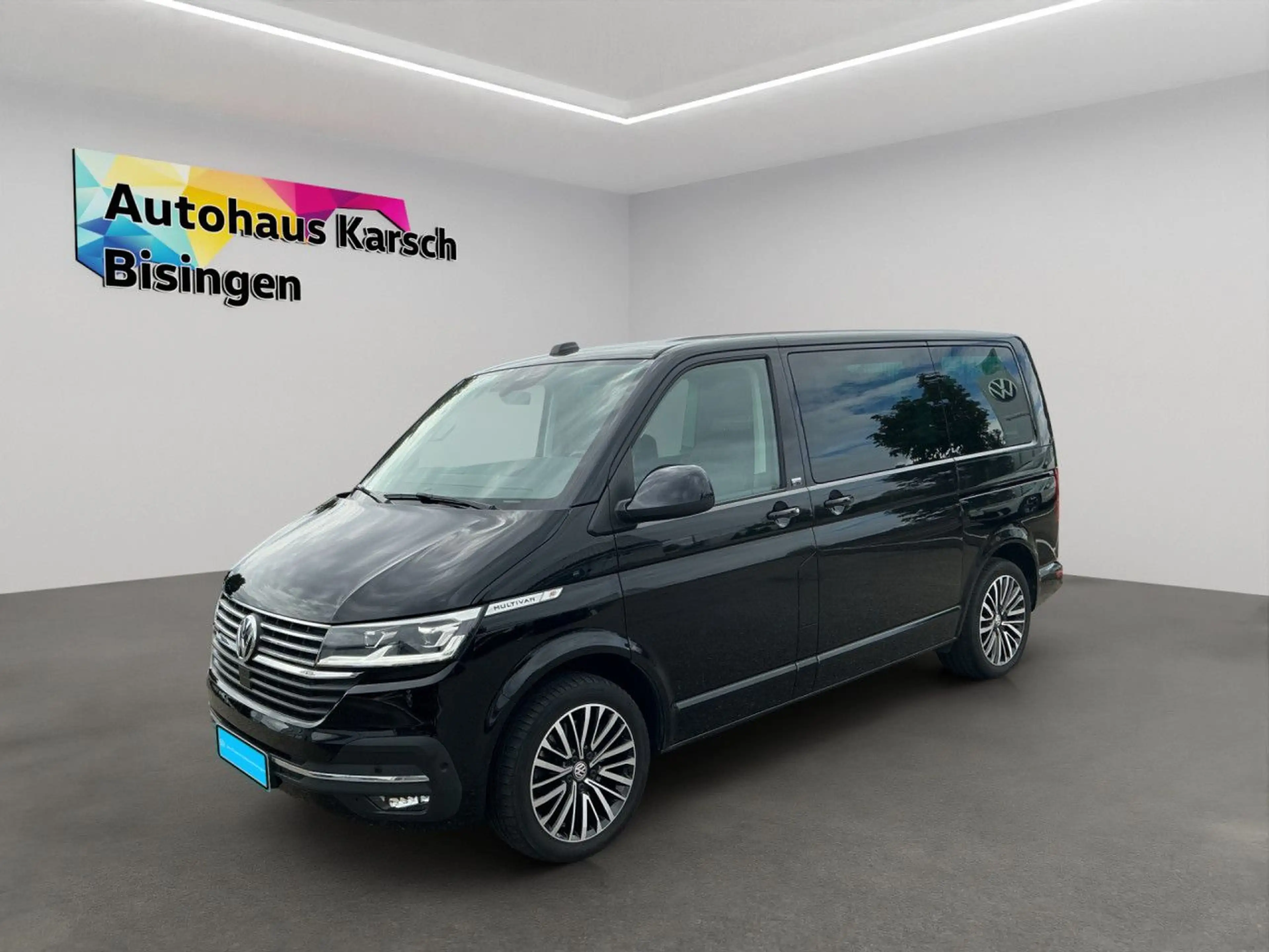 Volkswagen T6.1 Multivan 2.0 TDI DSG 4Motion Generation Six — photo 2