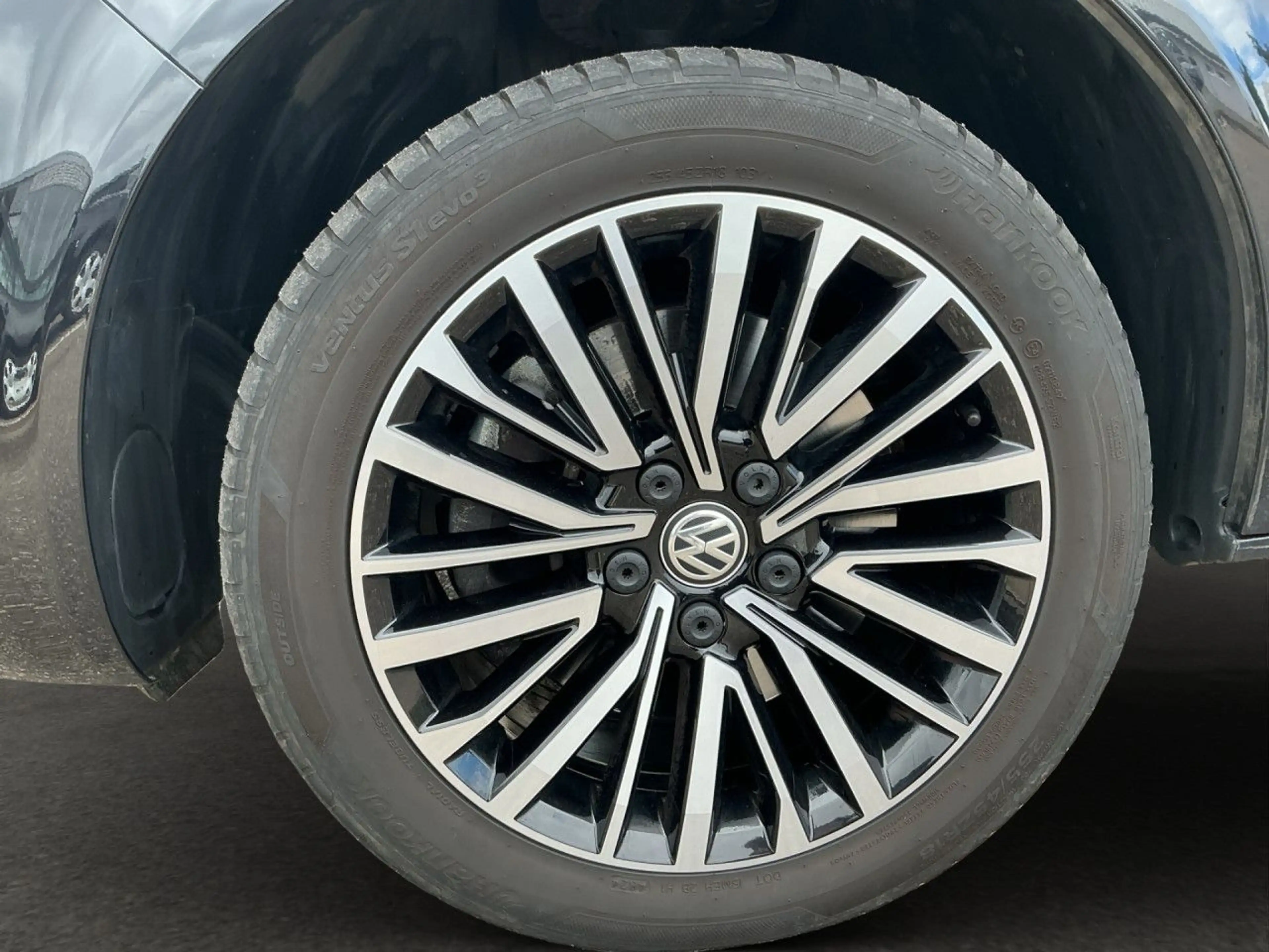 Volkswagen T6.1 Multivan 2.0 TDI DSG 4Motion Generation Six — photo 12